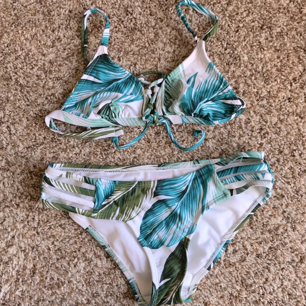 2 piece bikini swimsuit tropical print
